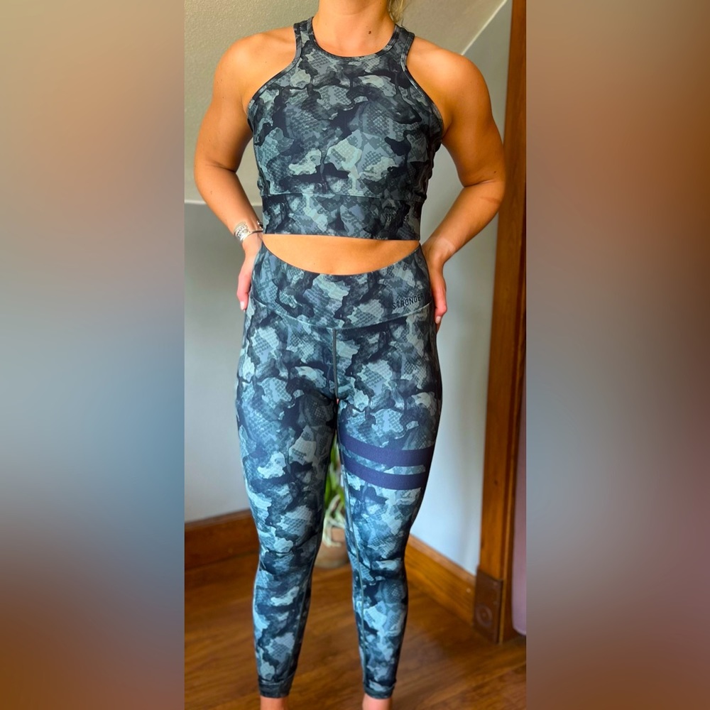 Stronger Work Out Set in green snake skin!